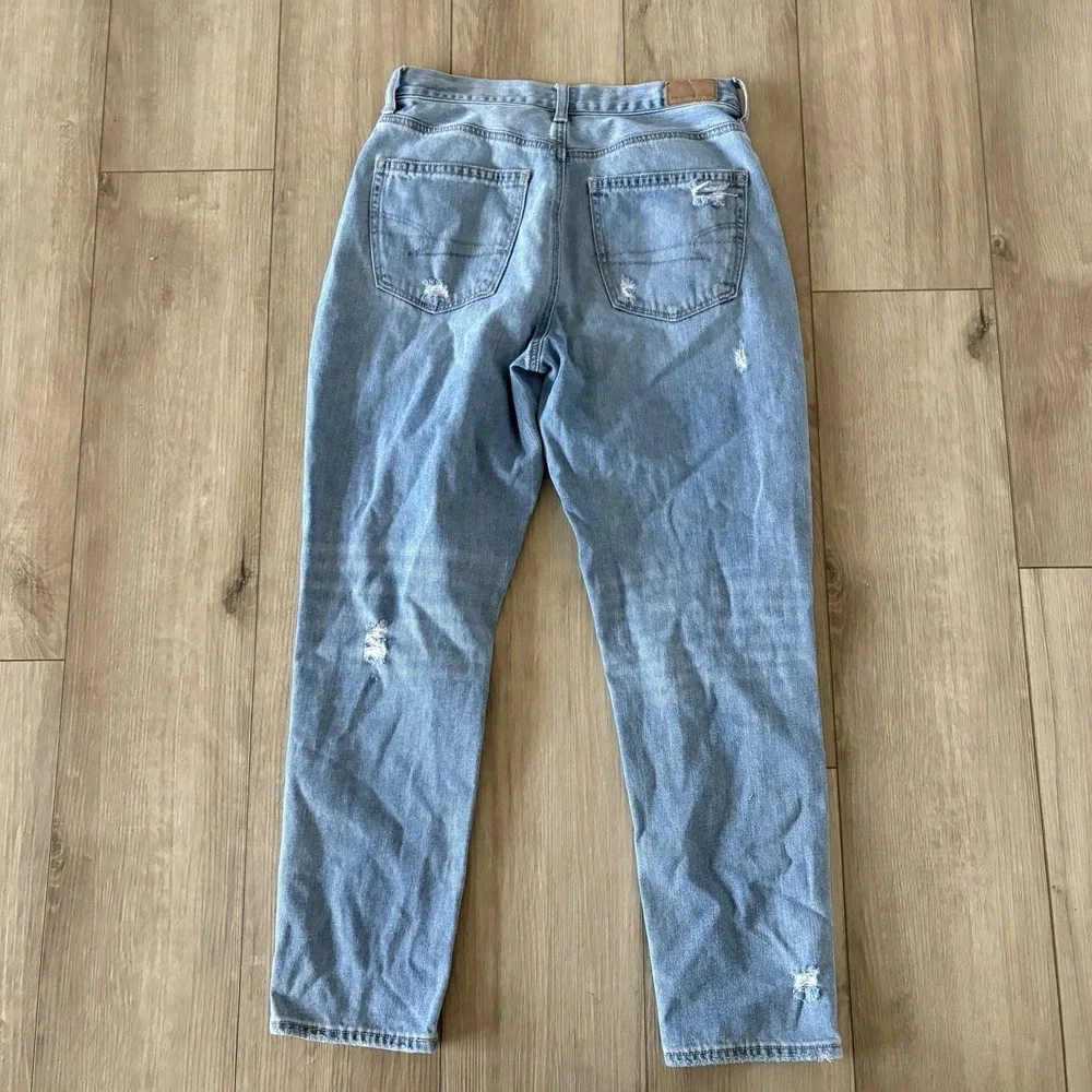 American Eagle‎ Women's Mom Jeans Blue Medium Wash Distressed Stretch 5-Pocket 6